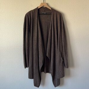 Barefoot Dreams Cozychic Lite Knit Style 903
Barefoot Dreams Knit Cardigan- S/M